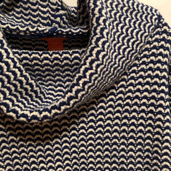 Joe Fresh turtle neck knit sweater - Picture 2 of 2